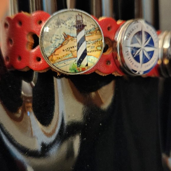 Red leather tooled double Interchageable Button Snap bracelet - Picture 2 of 5